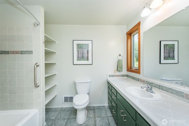 477 Glass Road, Port Angeles, WA 98362