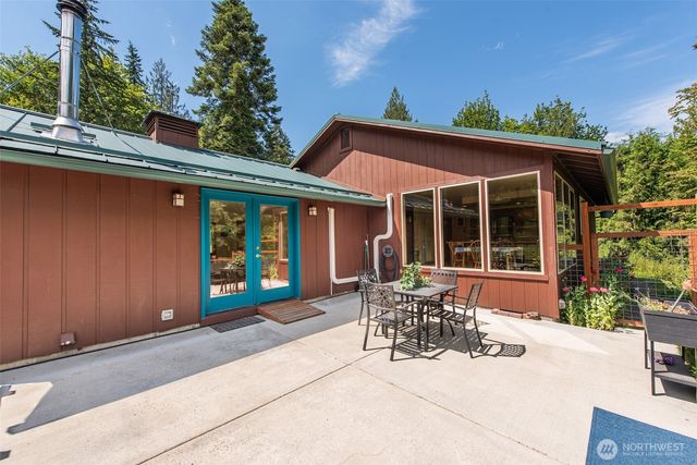 477 Glass Road, Port Angeles, WA 98362