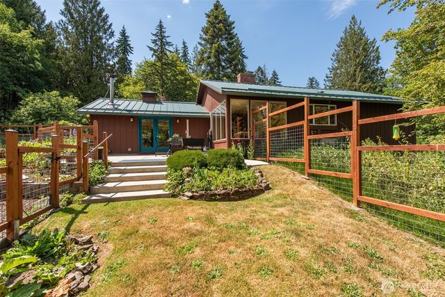 477 Glass Road, Port Angeles, WA 98362