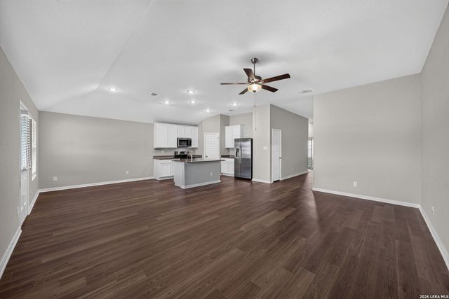 637 Oleander Crk, Seguin, TX 78155