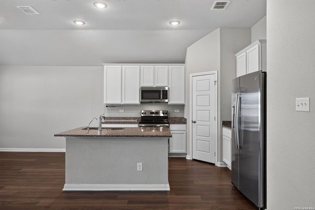 637 Oleander Crk, Seguin, TX 78155