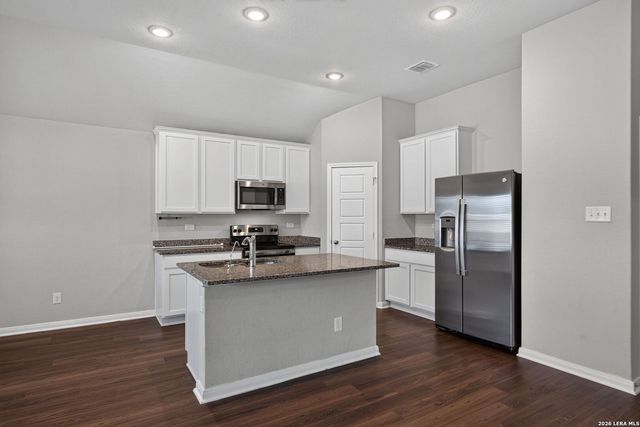 637 Oleander Crk, Seguin, TX 78155