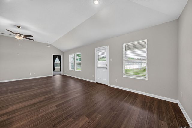 637 Oleander Crk, Seguin, TX 78155