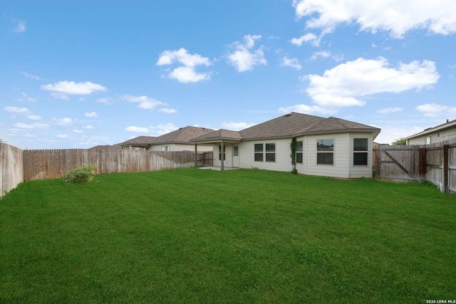 637 Oleander Crk, Seguin, TX 78155