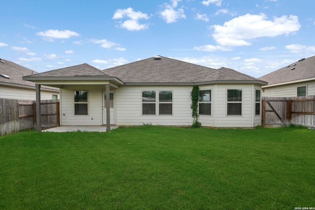 637 Oleander Crk, Seguin, TX 78155