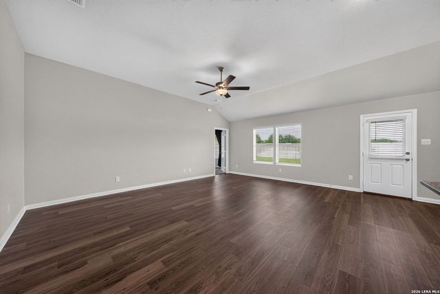 637 Oleander Crk, Seguin, TX 78155