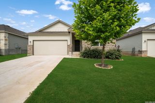 637 Oleander Crk, Seguin, TX 78155