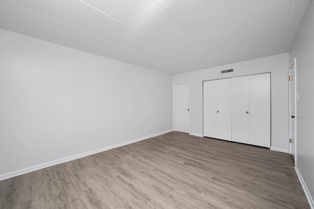 2807 Willow Road 103, Homewood, IL 60430