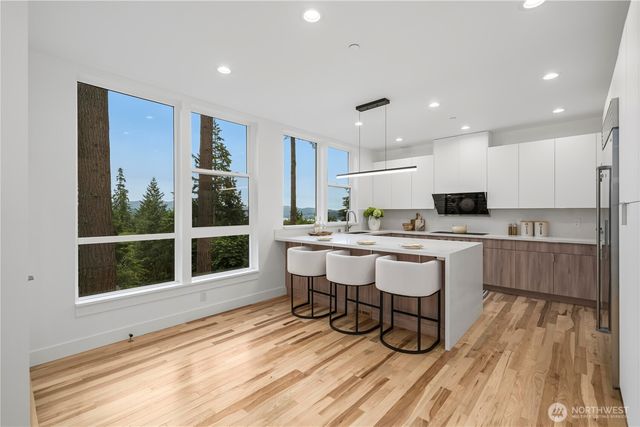 21037 NE 15th Street, Sammamish, WA 98074