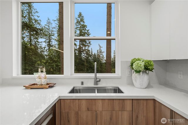21037 NE 15th Street, Sammamish, WA 98074