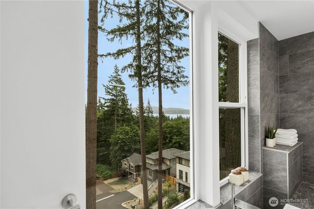 21037 NE 15th Street, Sammamish, WA 98074