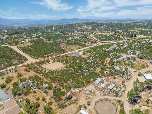 712 Rolling Hills Drive, Aguanga, CA 92536
