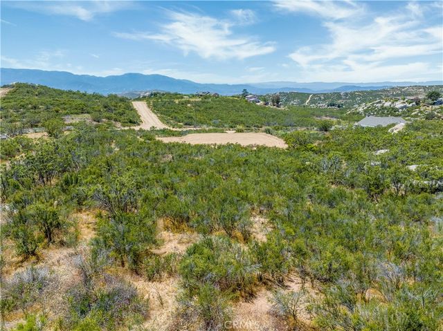 712 Rolling Hills Drive, Aguanga, CA 92536
