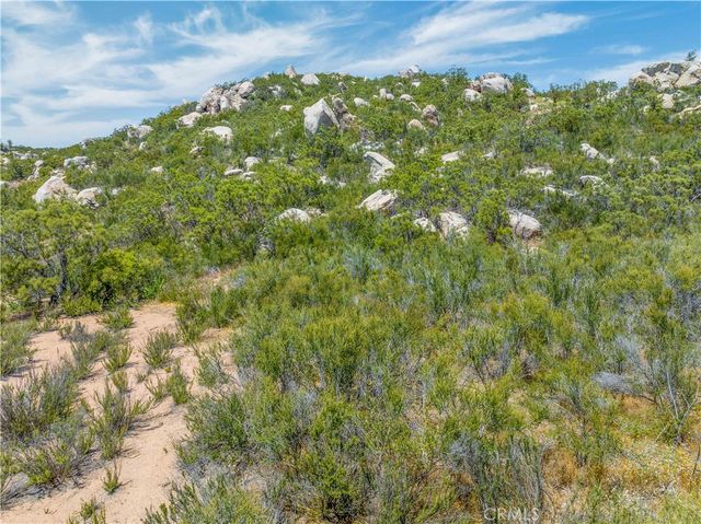 712 Rolling Hills Drive, Aguanga, CA 92536