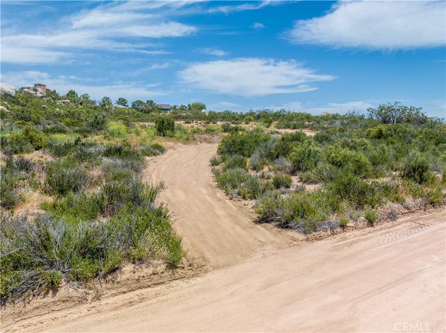 712 Rolling Hills Drive, Aguanga, CA 92536