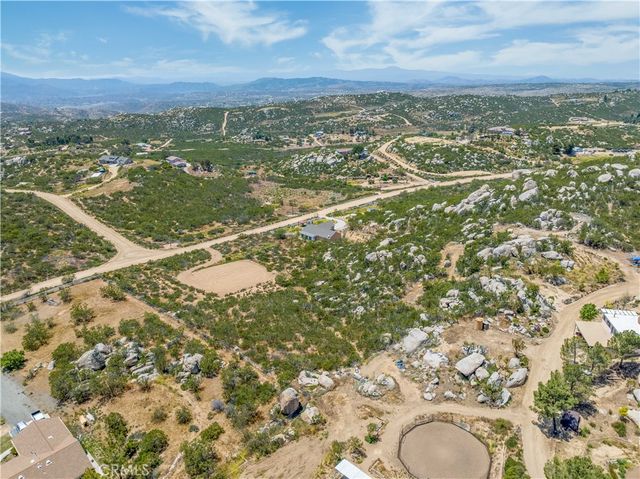 712 Rolling Hills Drive, Aguanga, CA 92536