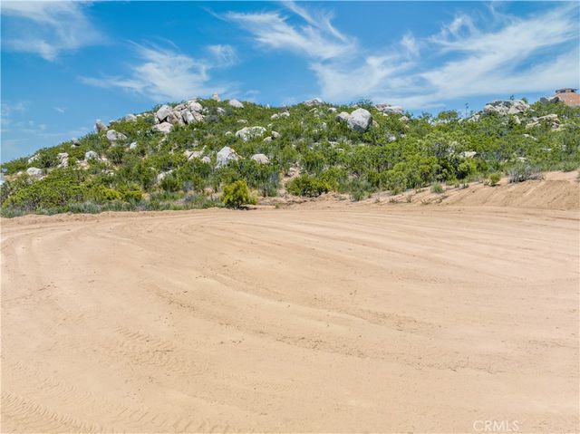 712 Rolling Hills Drive, Aguanga, CA 92536