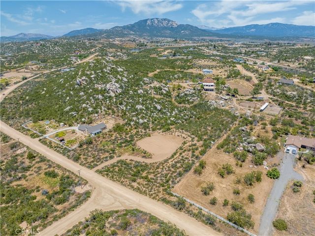 712 Rolling Hills Drive, Aguanga, CA 92536