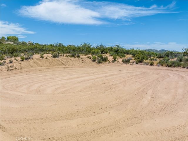 712 Rolling Hills Drive, Aguanga, CA 92536