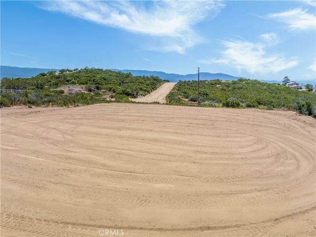 712 Rolling Hills Drive, Aguanga, CA 92536