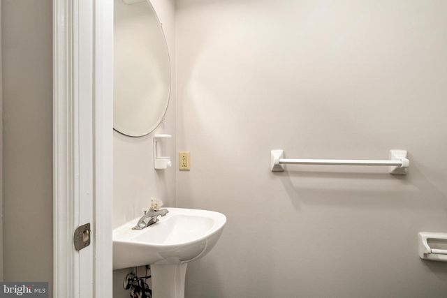 4 BENJAMIN RUSH LN, Princeton, NJ 08540