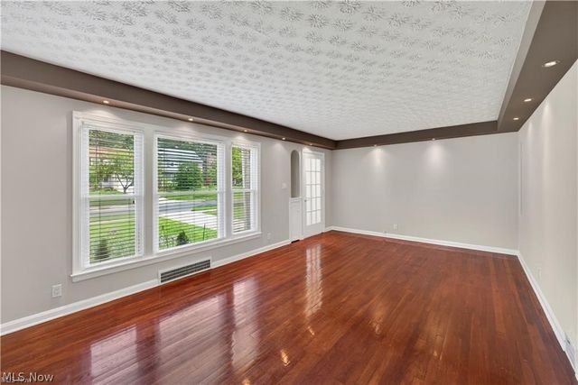 1274 Dorsh Road, South Euclid, OH 44121