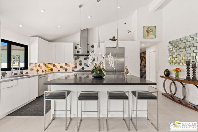 2275 S Pebble Beach Drive, Palm Springs, CA 92264