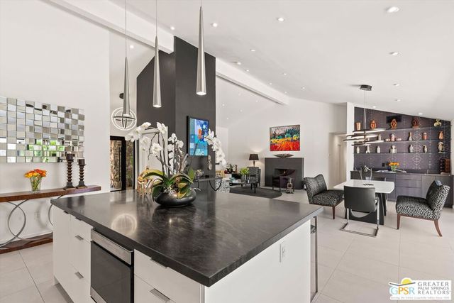 2275 S Pebble Beach Drive, Palm Springs, CA 92264