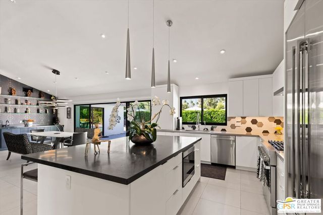 2275 S Pebble Beach Drive, Palm Springs, CA 92264