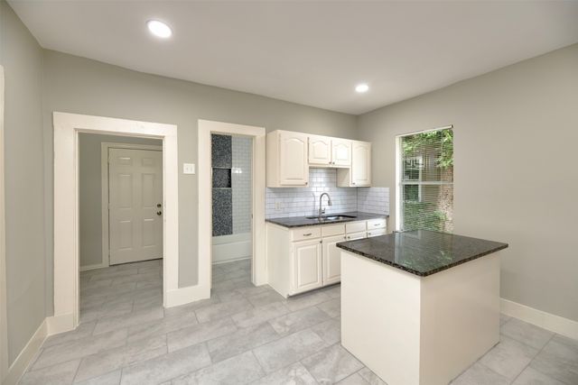 932 E Richmond Avenue, Fort Worth, TX 76104