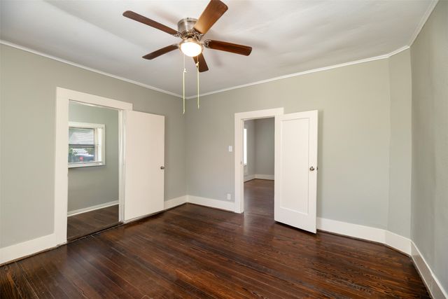 932 E Richmond Avenue, Fort Worth, TX 76104