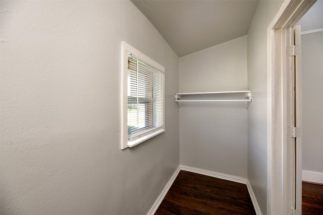 932 E Richmond Avenue, Fort Worth, TX 76104