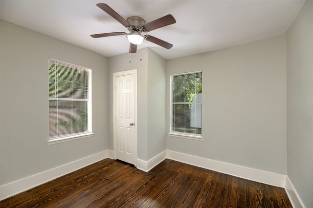 932 E Richmond Avenue, Fort Worth, TX 76104