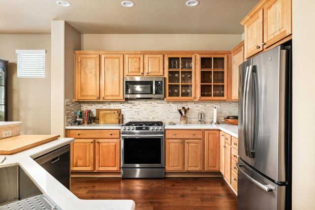 704 Wagon Wheel Ln, Lincoln, CA 95648