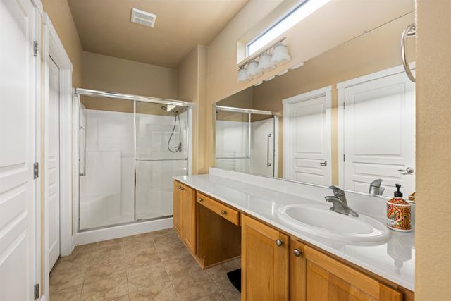 704 Wagon Wheel Ln, Lincoln, CA 95648