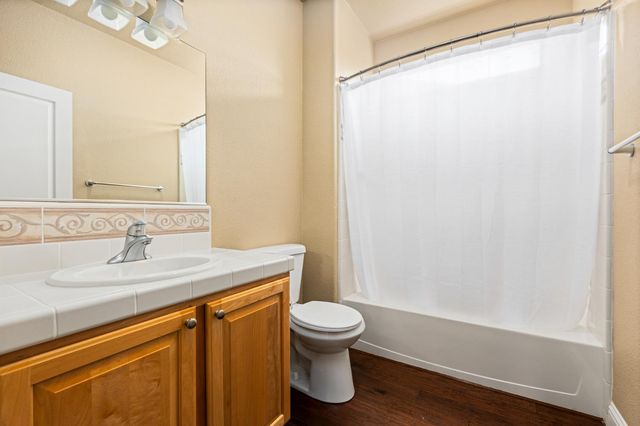 704 Wagon Wheel Ln, Lincoln, CA 95648