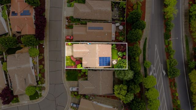 704 Wagon Wheel Ln, Lincoln, CA 95648