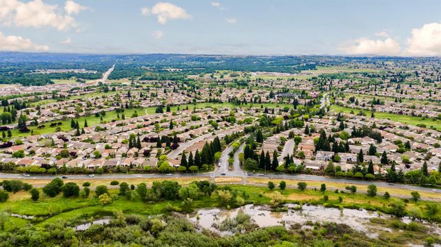 704 Wagon Wheel Ln, Lincoln, CA 95648