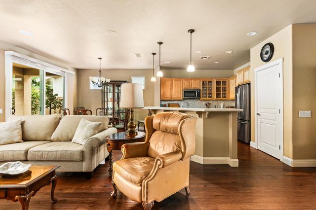 704 Wagon Wheel Ln, Lincoln, CA 95648