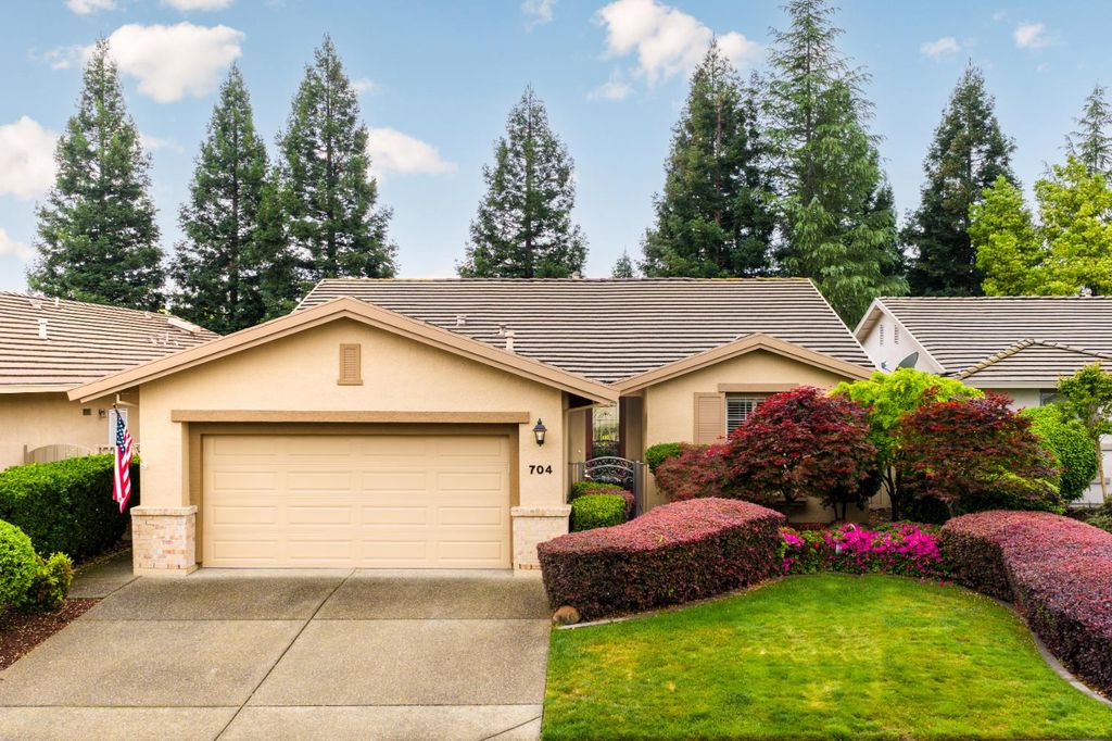 704 Wagon Wheel Ln, Lincoln, CA 95648