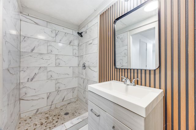 1043 Star St, Denison, TX 75020