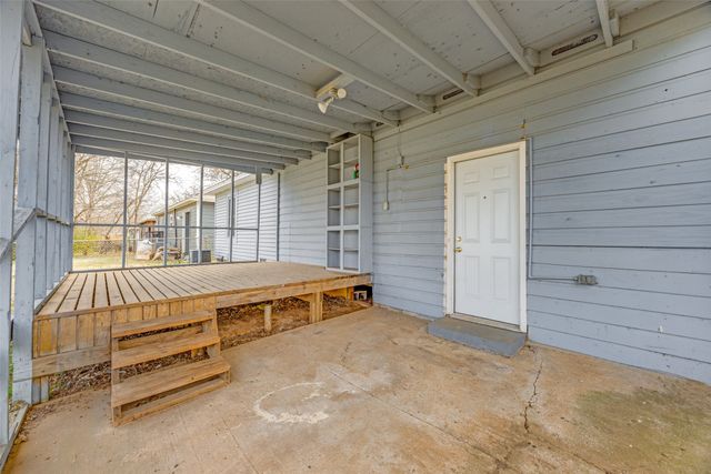 1043 Star St, Denison, TX 75020