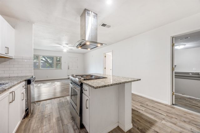 1043 Star St, Denison, TX 75020