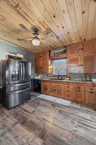 503 2nd E, Newhall, IA 52315