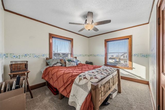 503 2nd E, Newhall, IA 52315