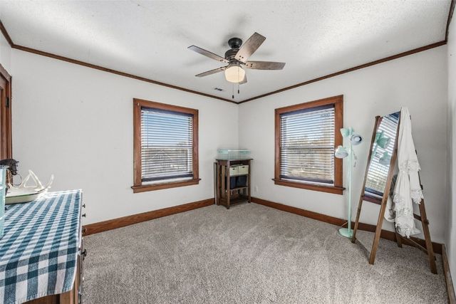 503 2nd E, Newhall, IA 52315