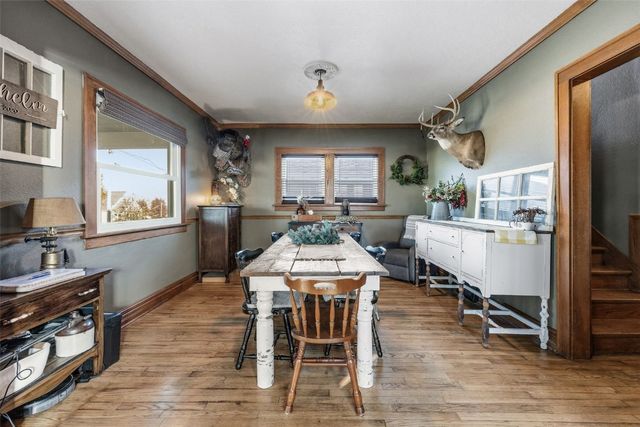 503 2nd E, Newhall, IA 52315