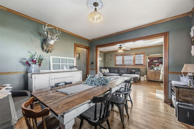 503 2nd E, Newhall, IA 52315