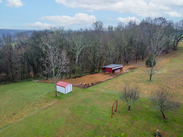 1875 Franklin Hayes Rd, Pulaski, TN 38478