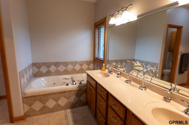 11840 S 202Nd Circle, Gretna, NE 68028